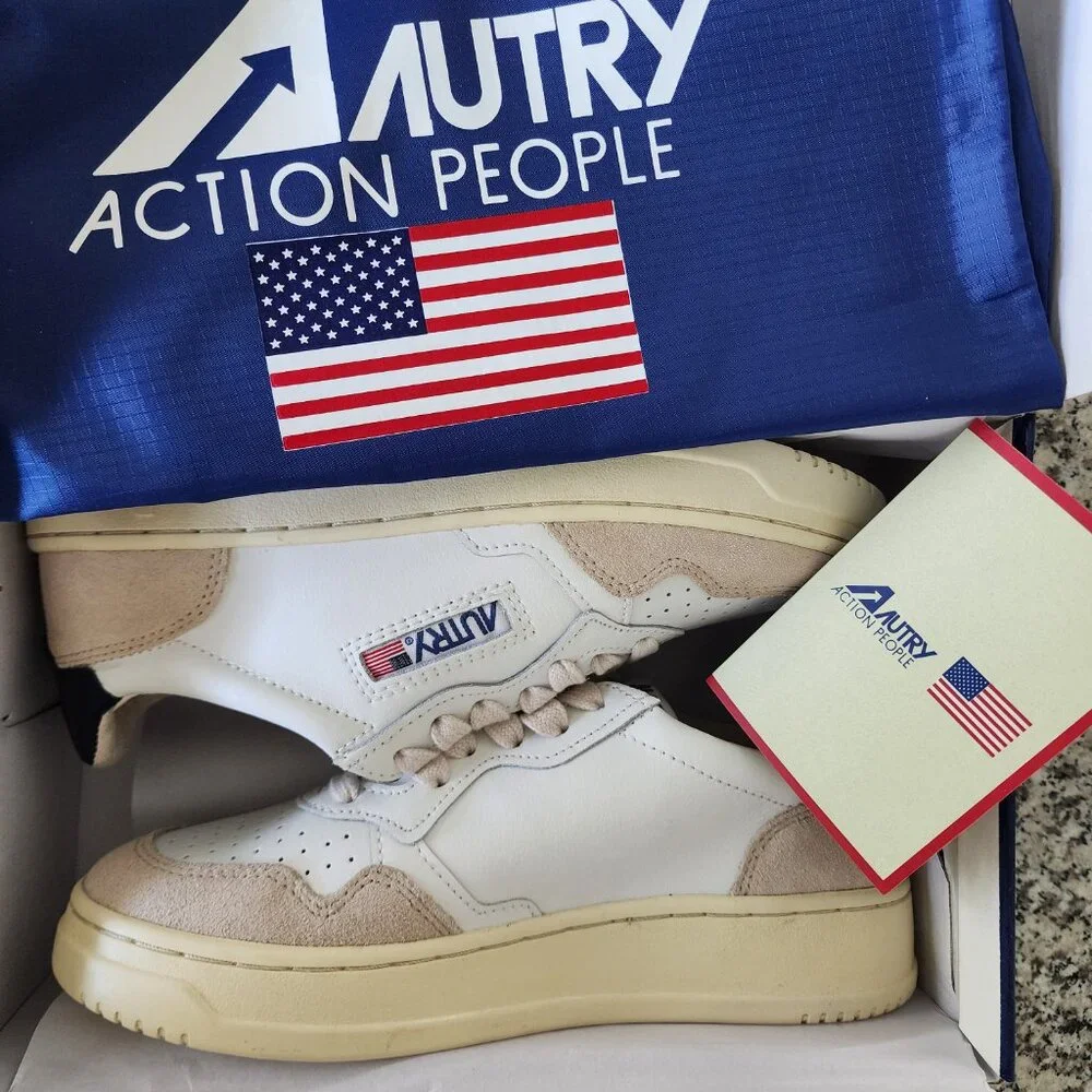 NWT - Autry Medalist Low Women’s Sneakers in White Blue 👟💙 - Picture 4 of 11